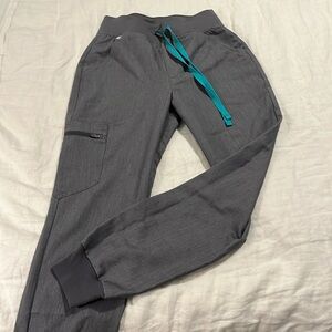 Figs zamora scrubs pants in graphite